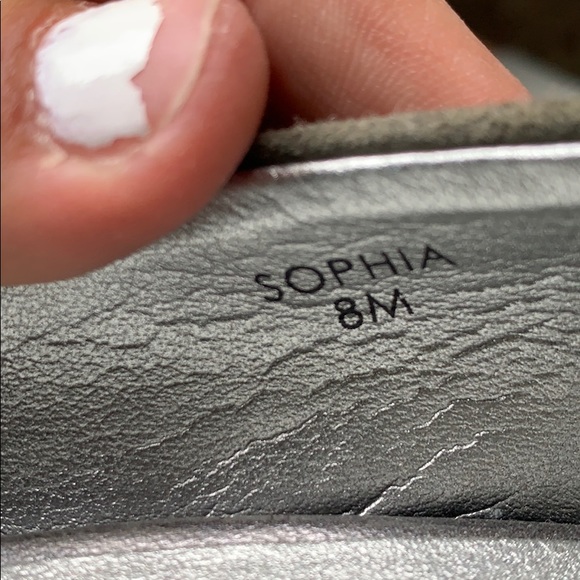 Tahari Sophia Shoe Gray Suede Heel - Picture 7 of 7